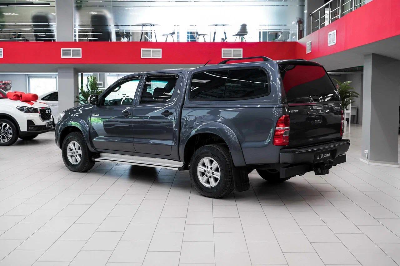 Toyota Hilux 2012, серый, ДЦ Орехово