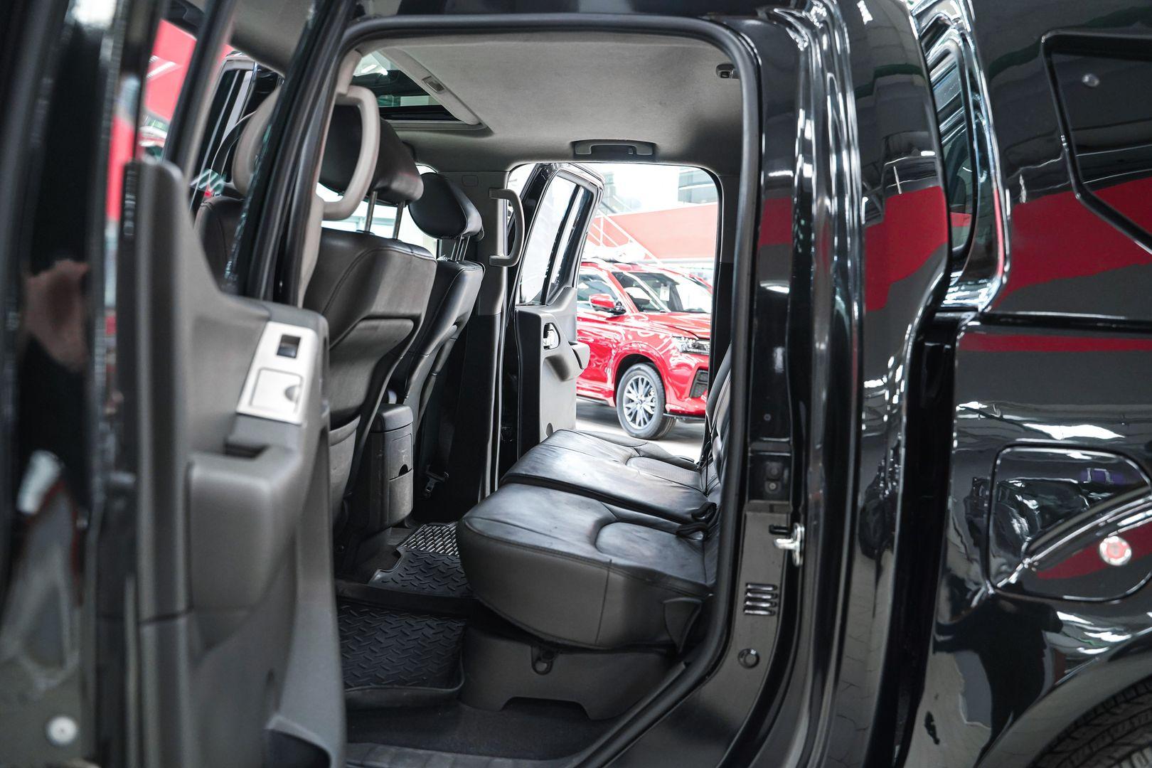 Nissan Navara (Frontier) 2006, черный, ДЦ Орехово