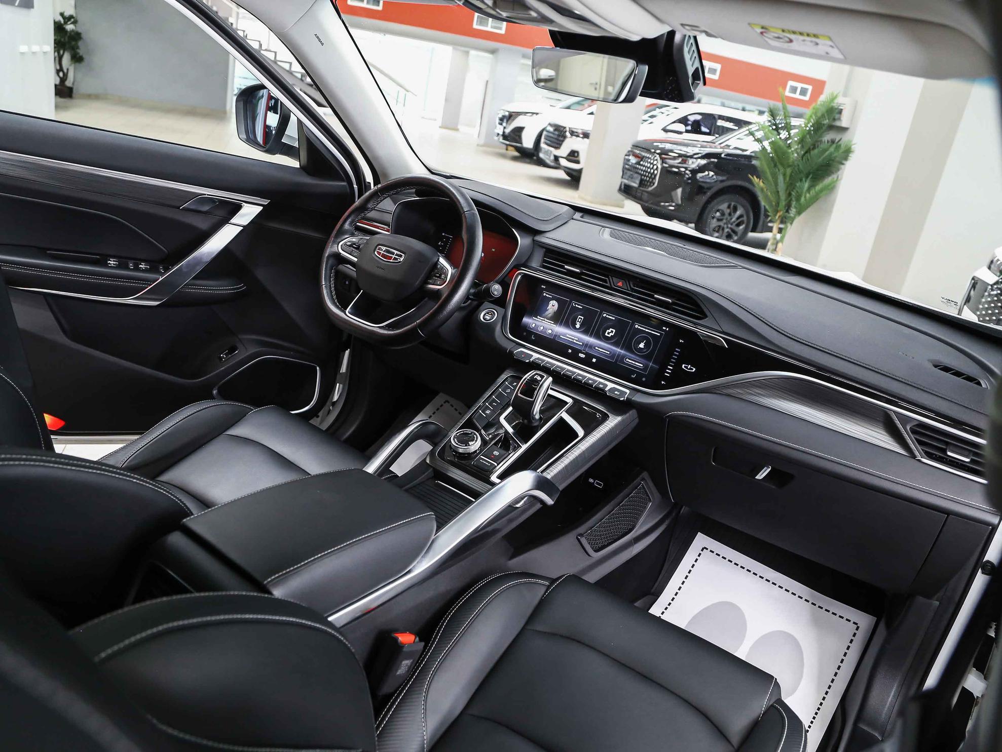 Geely Atlas Pro 2022, белый, ДЦ Орехово