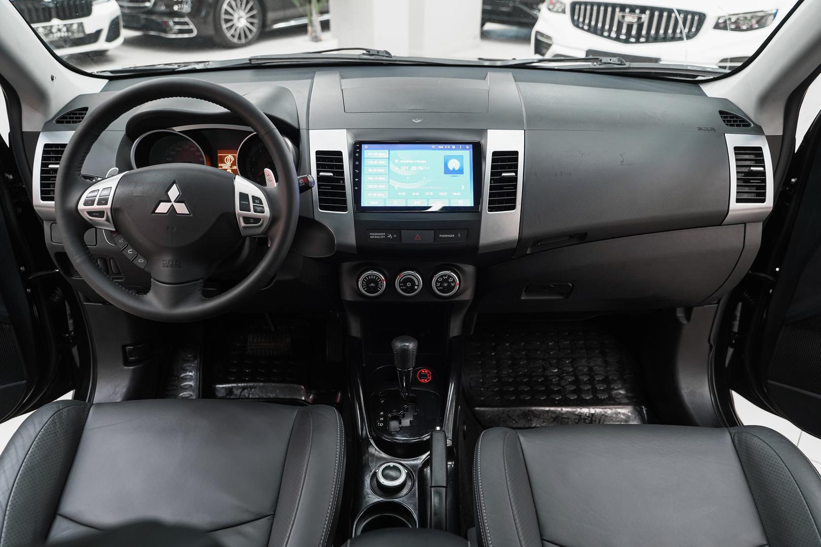 Mitsubishi Outlander 2008, черный, ДЦ Орехово