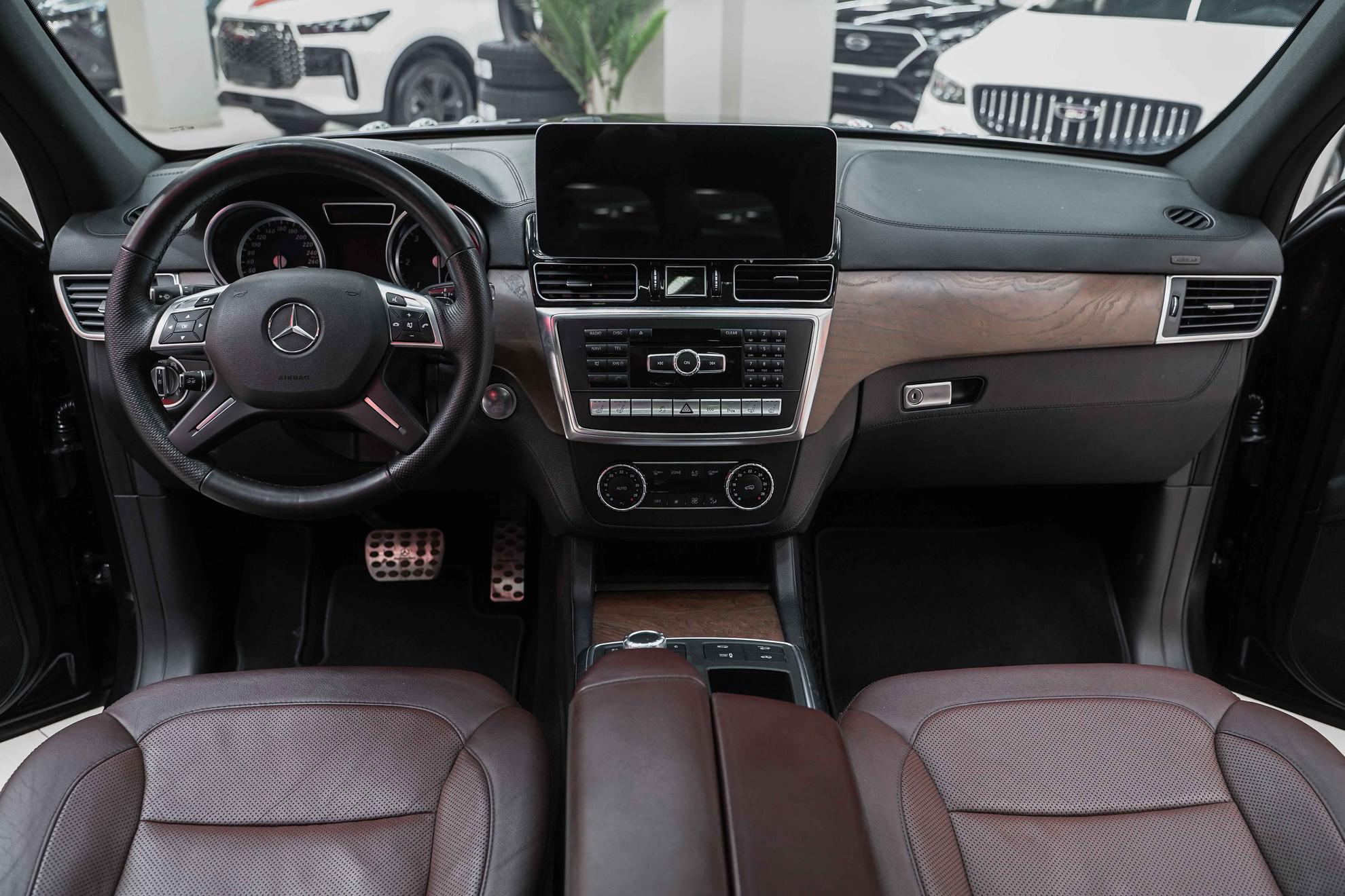 Mercedes-Benz GL-Класс 2015, черный, ДЦ Орехово