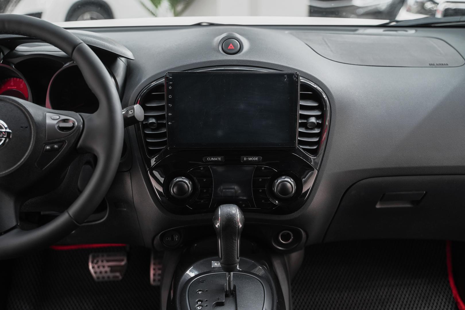Nissan Juke Nismo 2013, белый, ДЦ Орехово