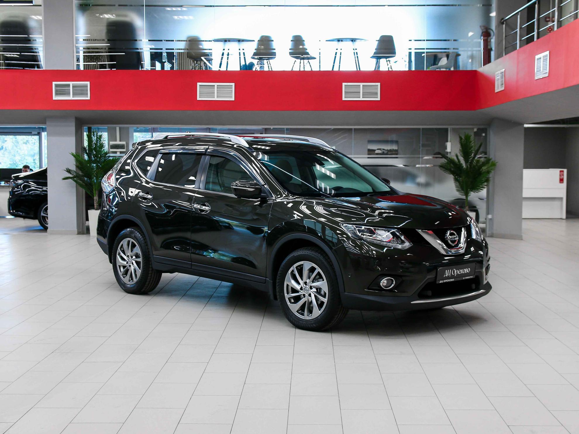 Nissan X-Trail 2017, зеленый, ДЦ Орехово