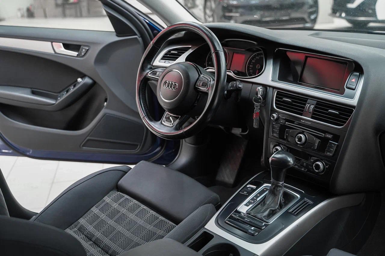 Audi A4 2012, синий, ДЦ Орехово