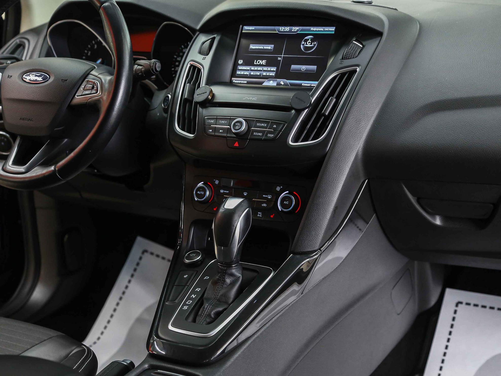Ford Focus 2017, синий, ДЦ Орехово