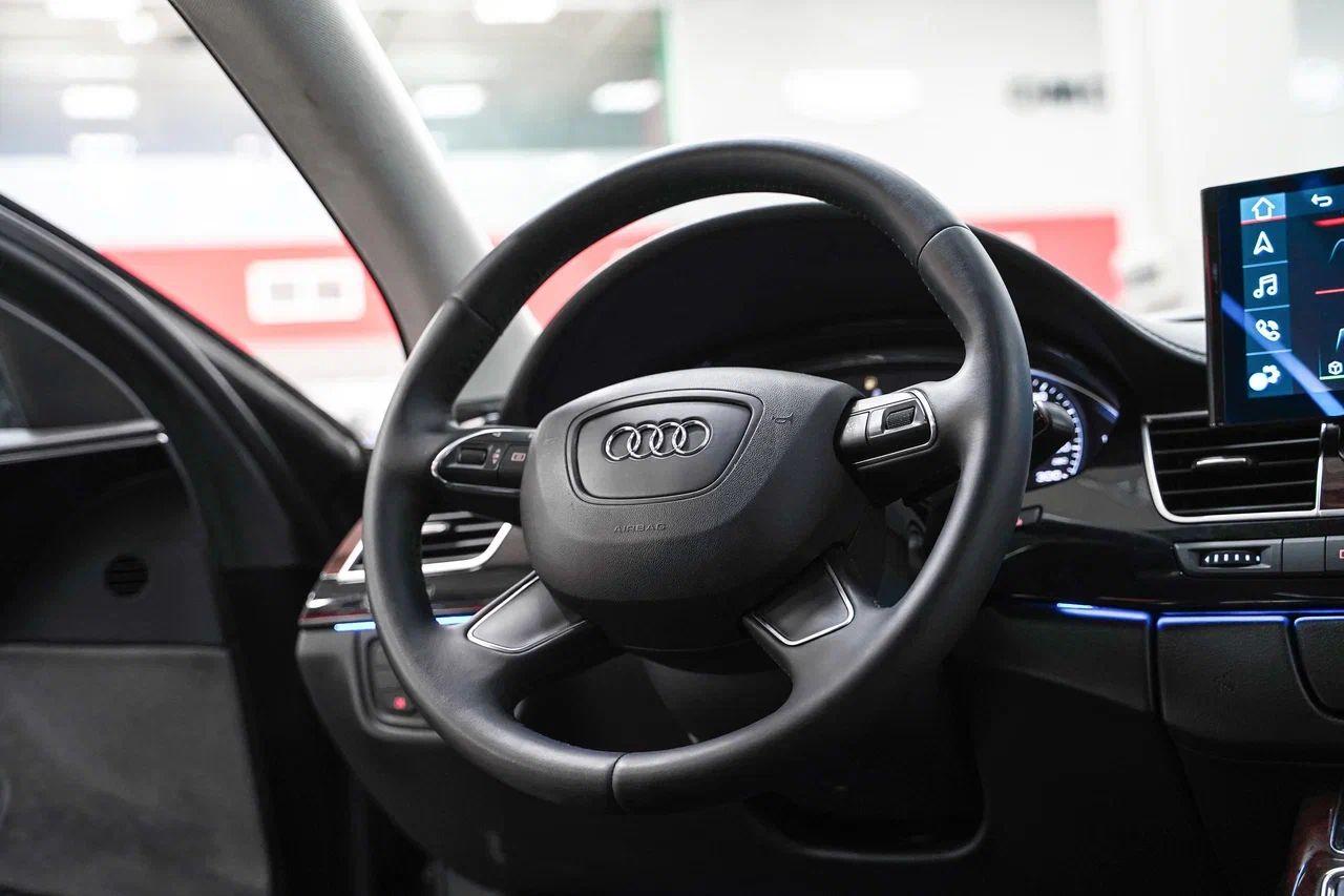Audi A8 2011, черный, ДЦ Орехово