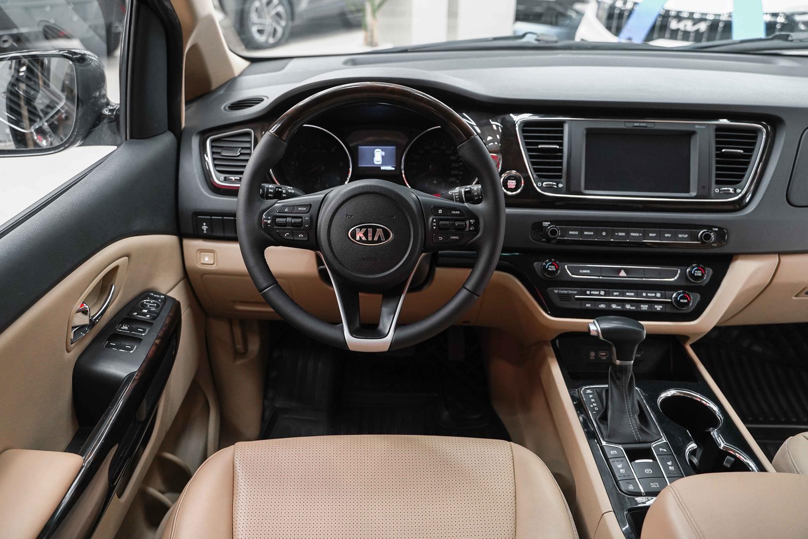 Kia Carnival 2020, черный, ДЦ Орехово