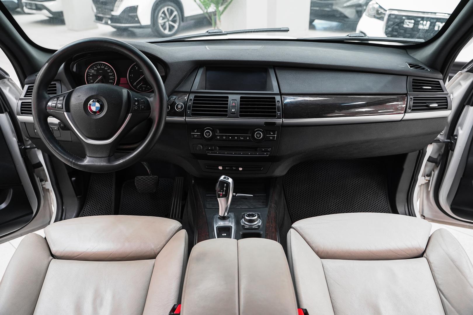 BMW X5 2012, белый, ДЦ Орехово