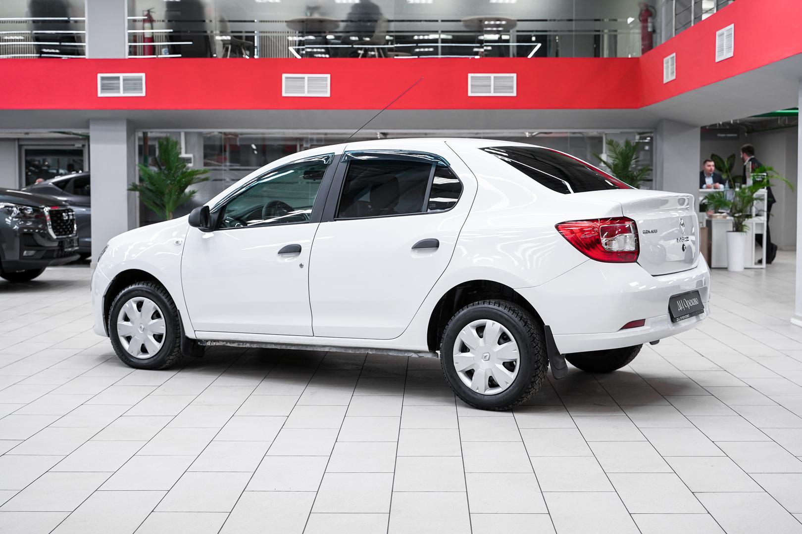 Renault Logan 2015, белый, ДЦ Орехово