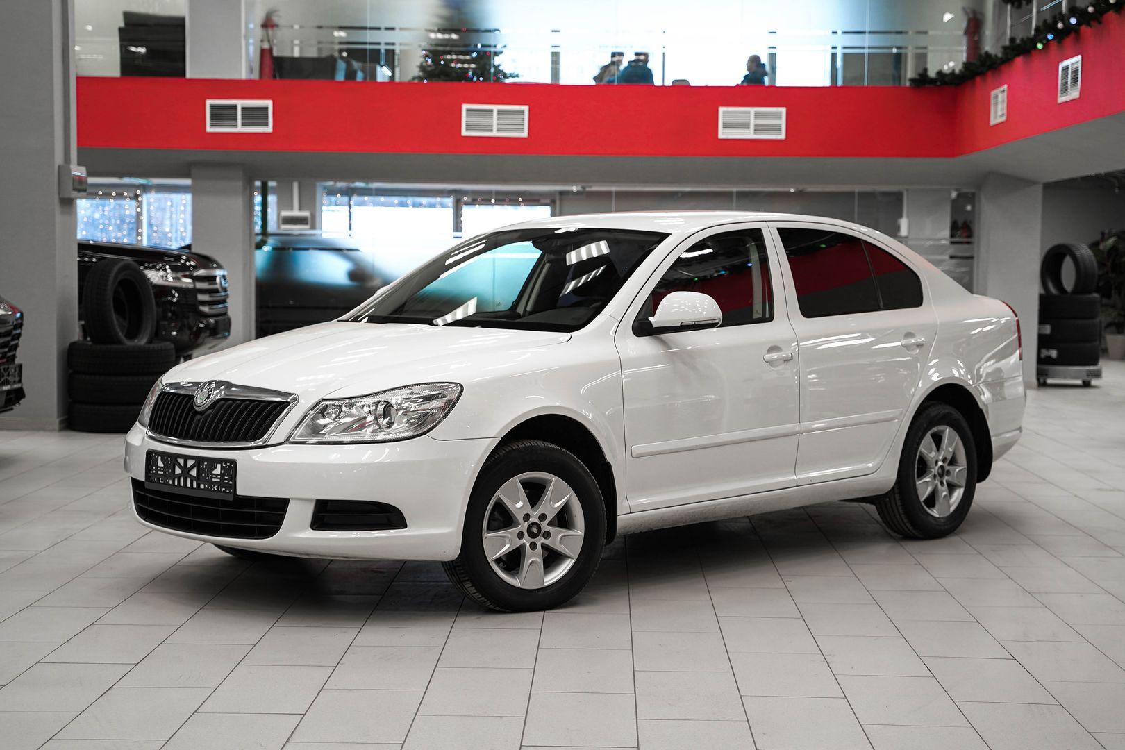 Skoda Octavia 2013, белый, ДЦ Орехово