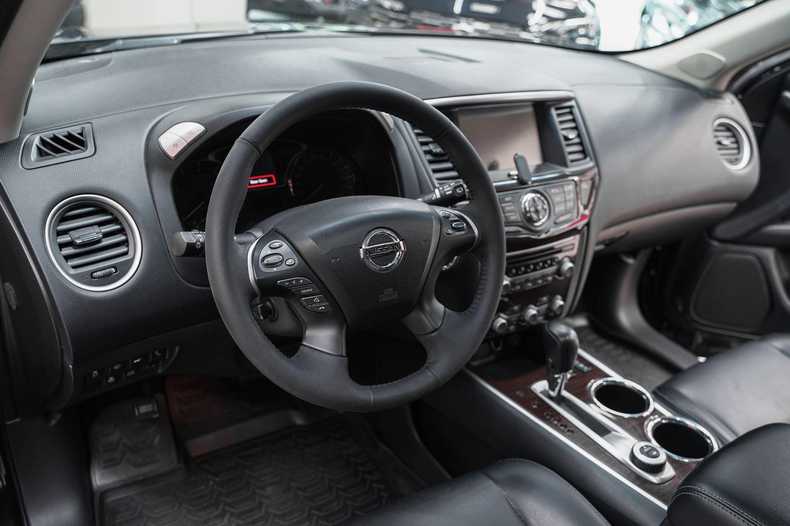Nissan Pathfinder 2016, черный, ДЦ Орехово