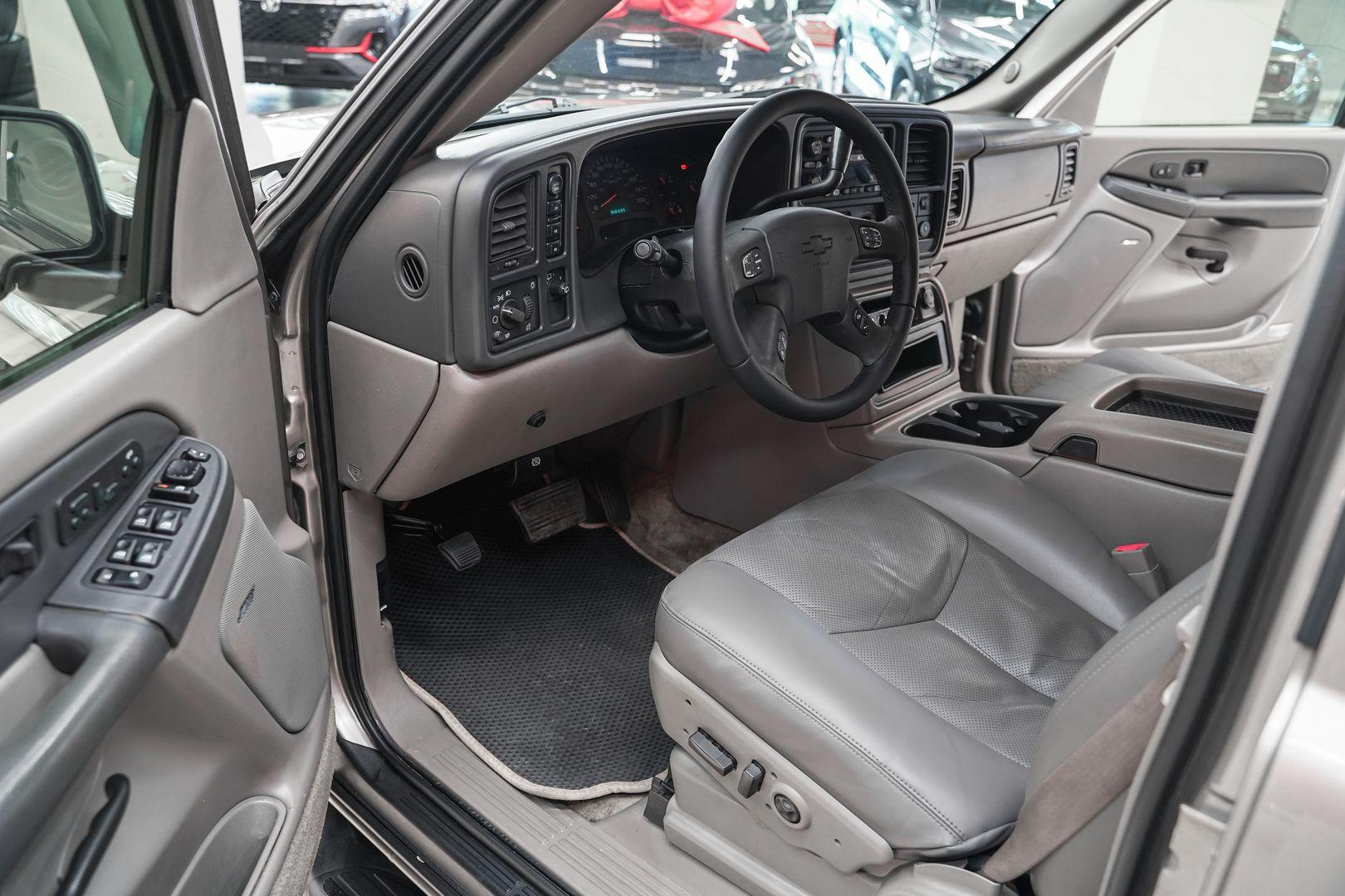 Chevrolet Tahoe 2002, серый, ДЦ Орехово