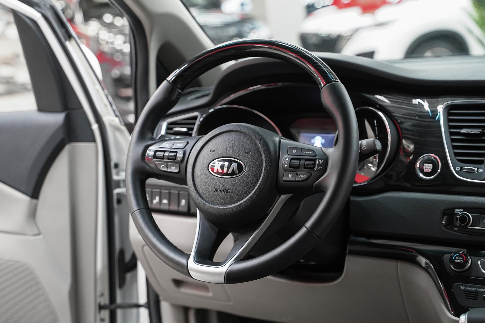 Kia Carnival 2019, белый, ДЦ Орехово