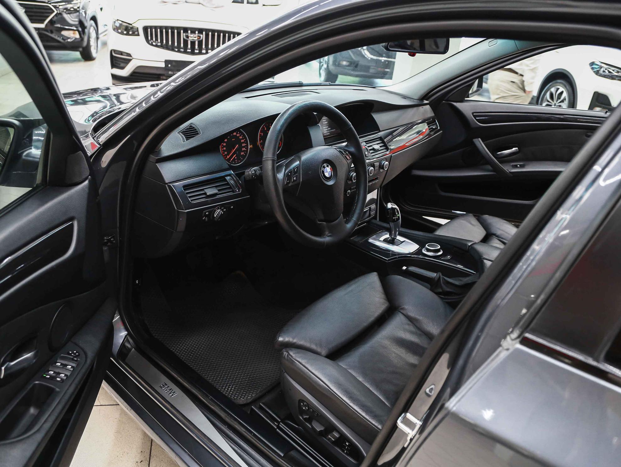 BMW 5 серии 2007, белый, ДЦ Орехово