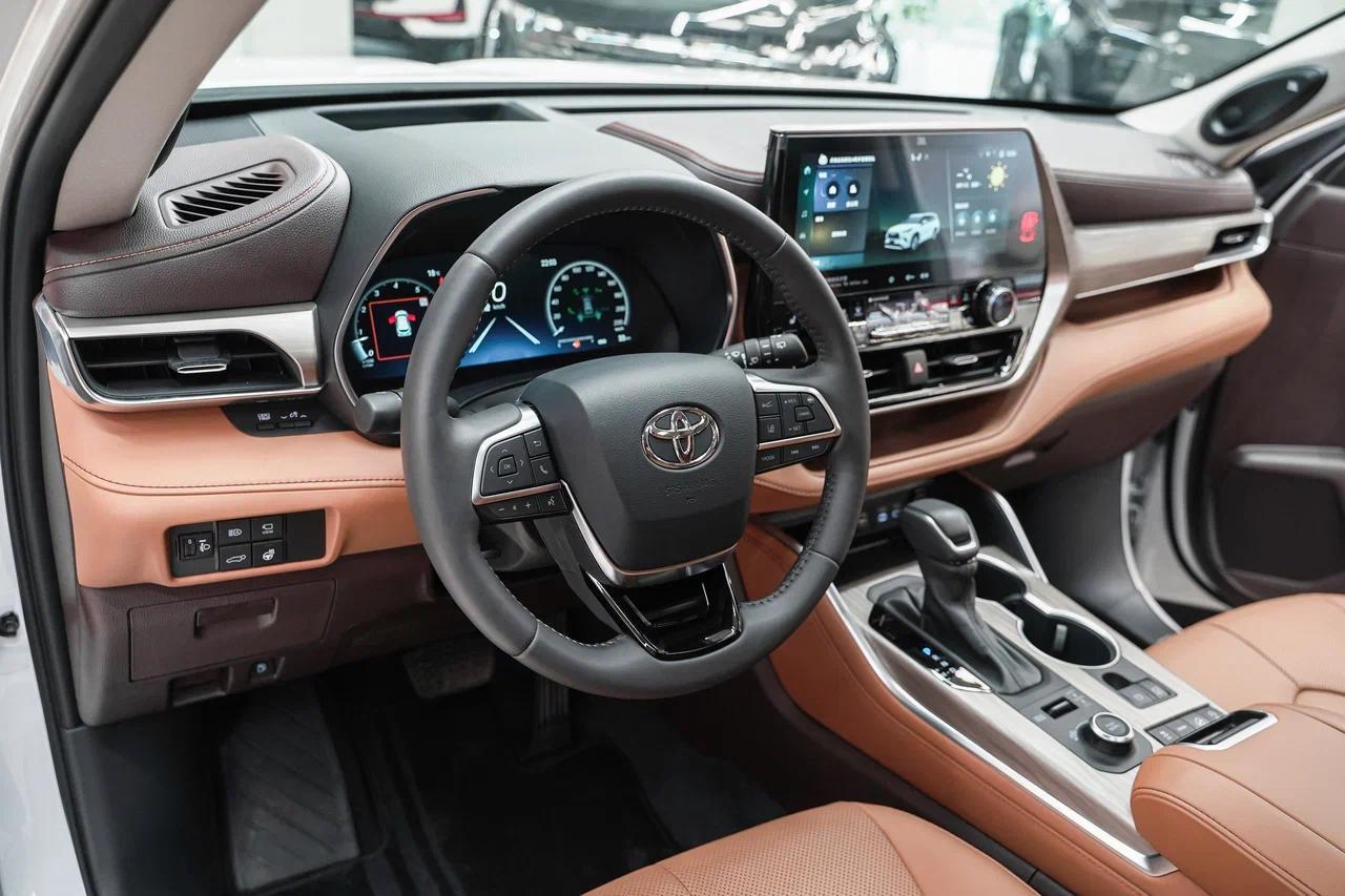 Toyota Highlander 2025, белый, ДЦ Орехово