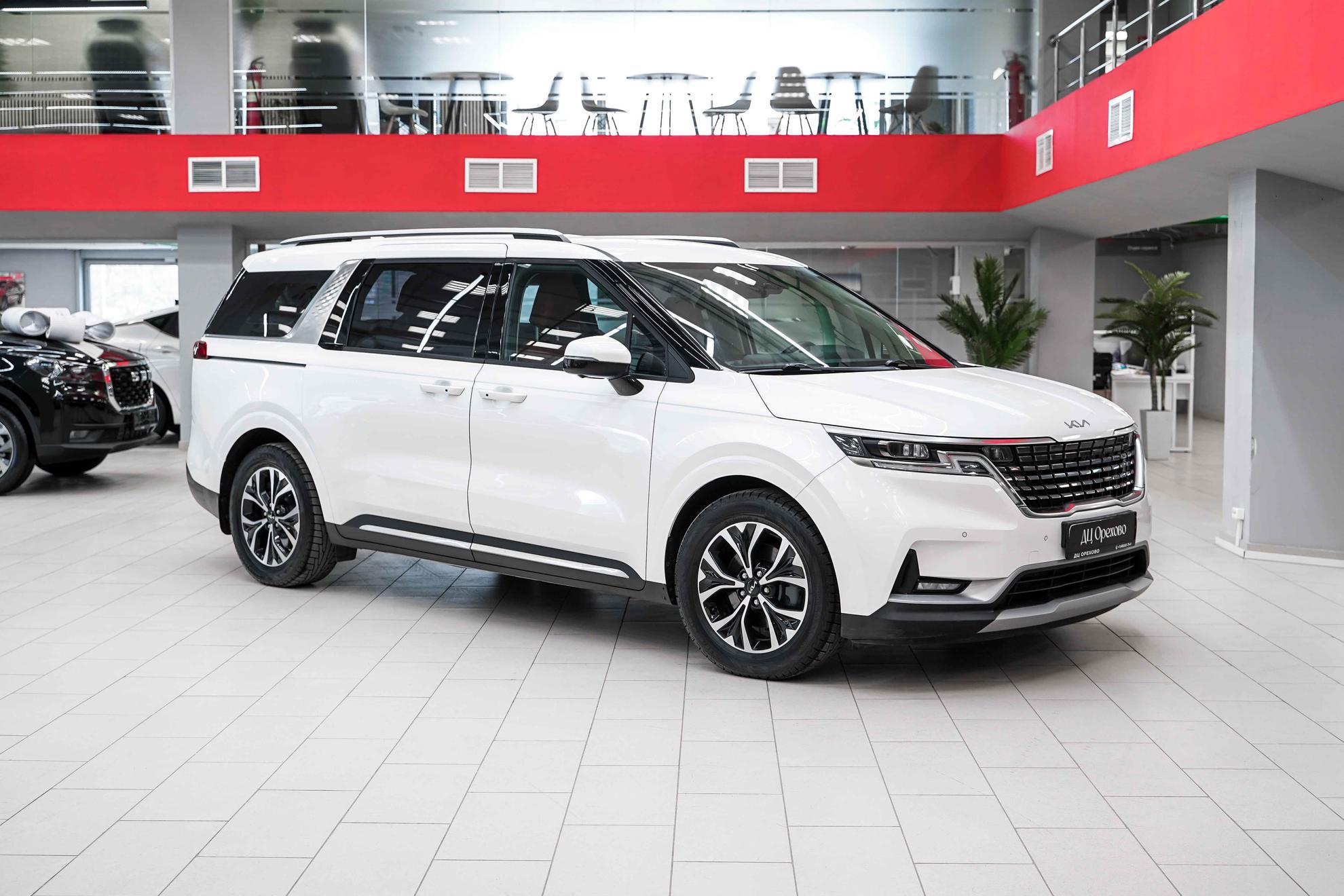Kia Carnival 2023, белый, ДЦ Орехово