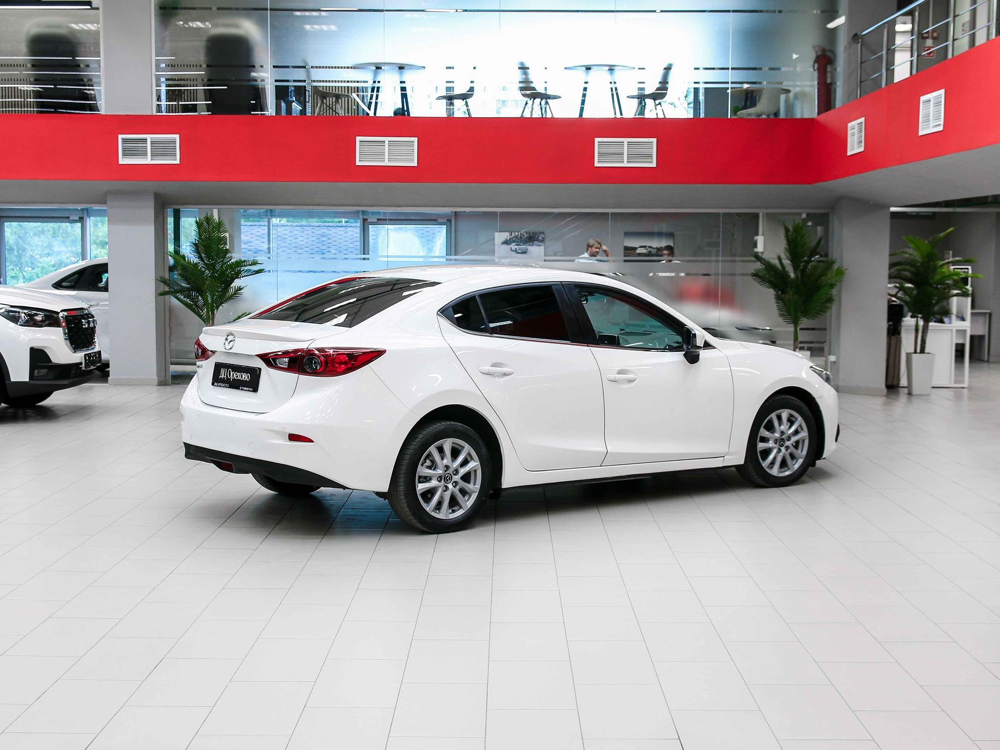 Mazda 3 2014, белый, ДЦ Орехово