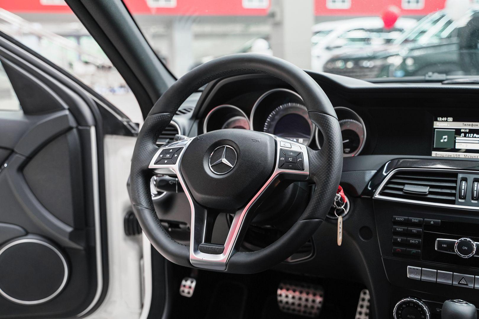 Mercedes-Benz C-Класс 2012, белый, ДЦ Орехово