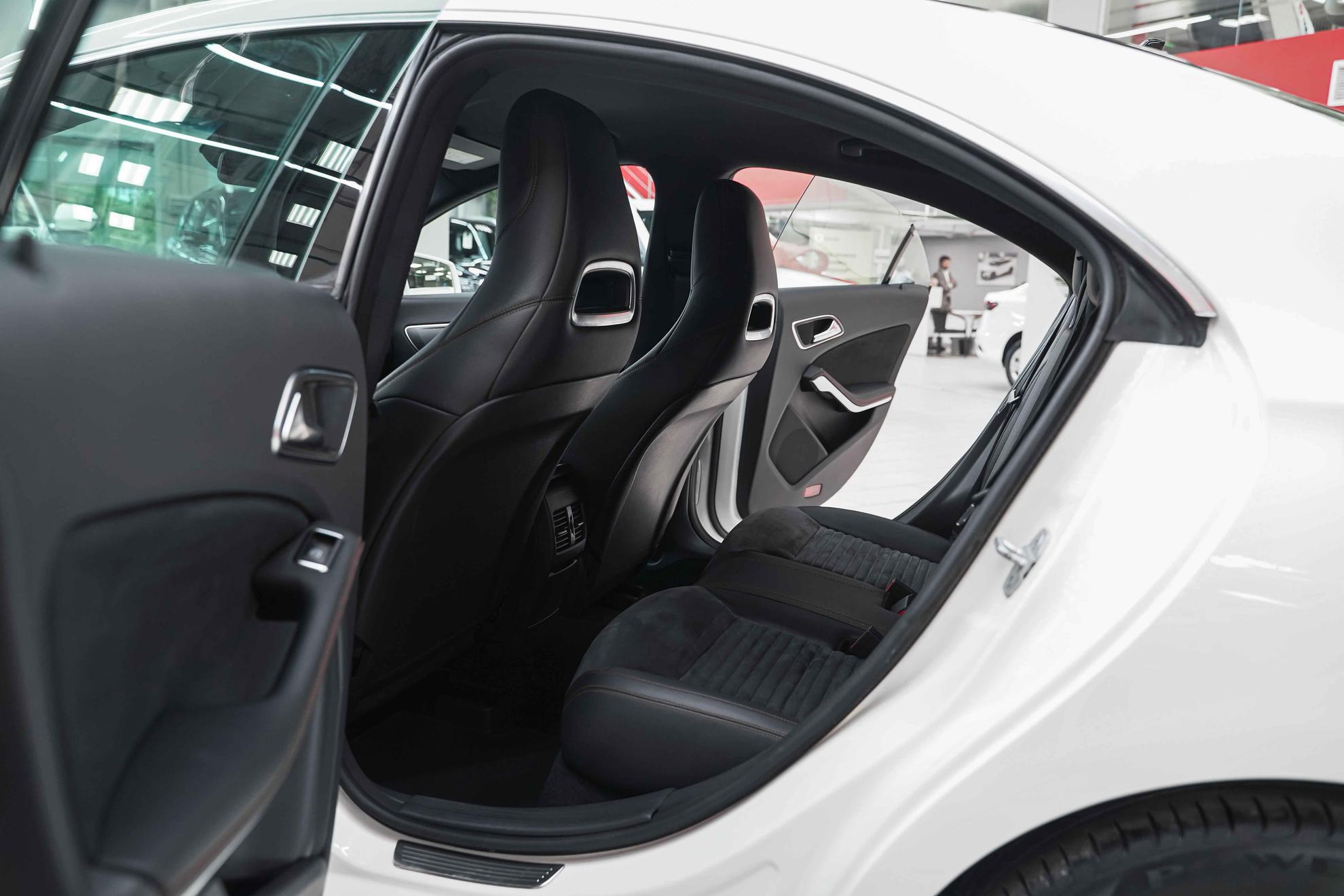 Mercedes-Benz CLA 2014, белый, ДЦ Орехово