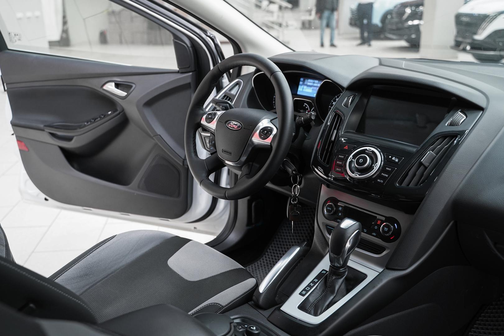 Ford Focus 2011, белый, ДЦ Орехово