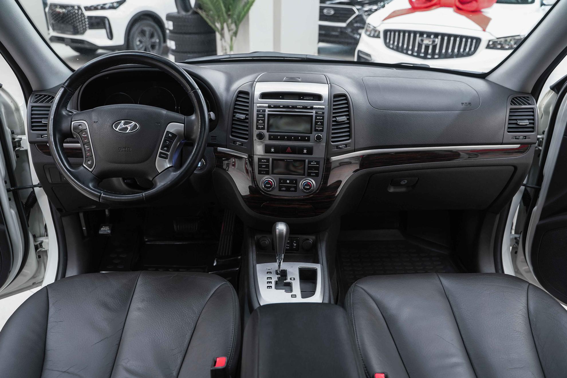 Hyundai Santa Fe 2010, белый, ДЦ Орехово