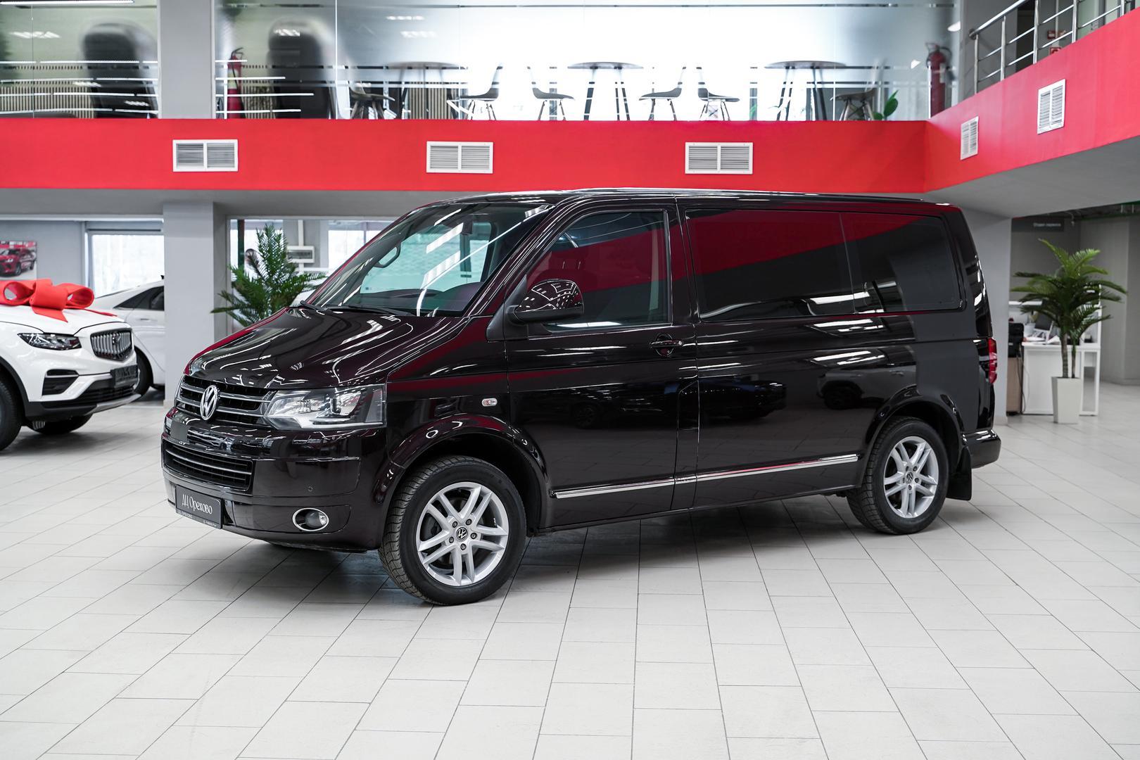 Volkswagen Multivan 2014, пурпурный, ДЦ Орехово