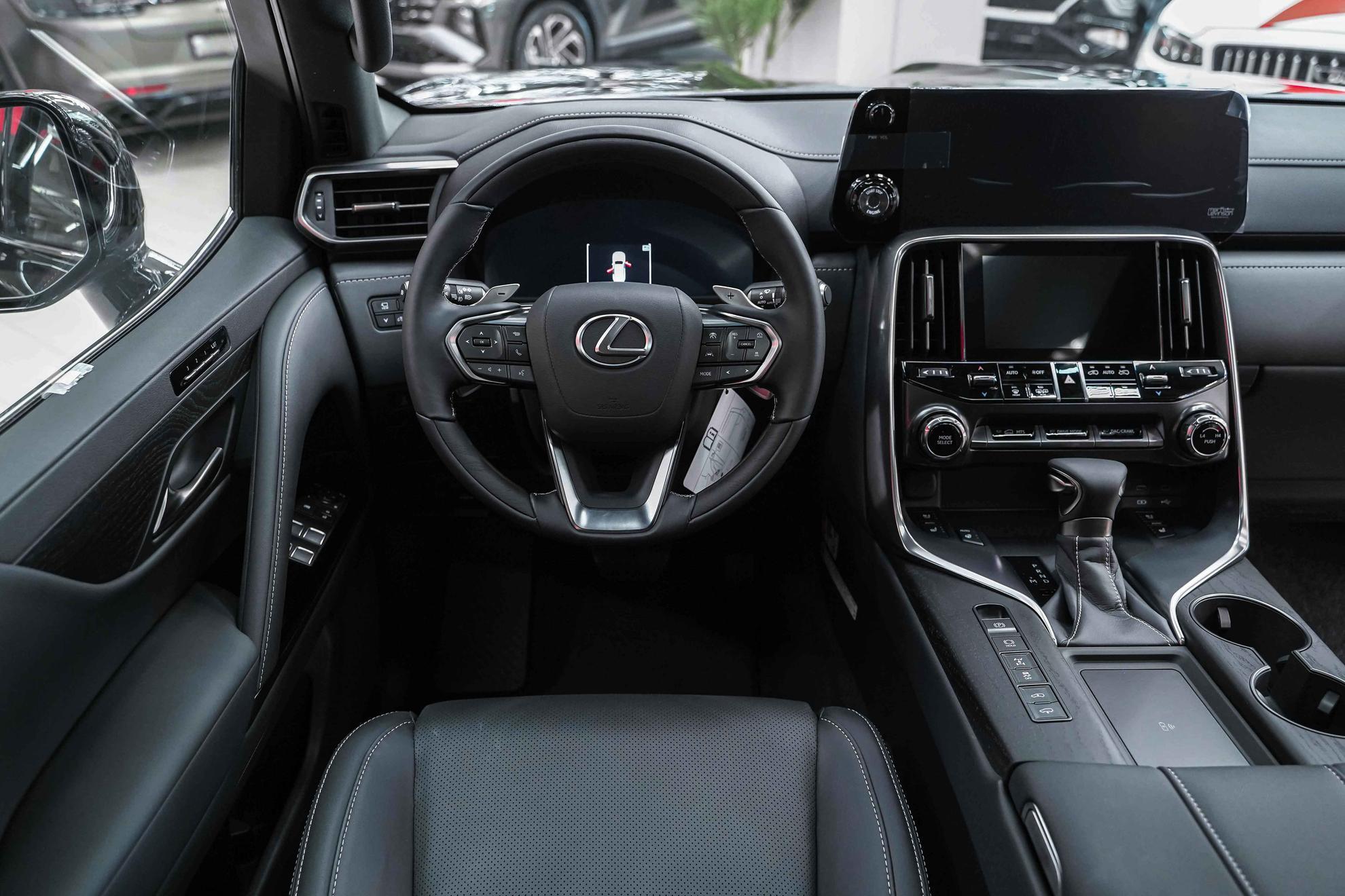 Lexus LX 2026, черный, ДЦ Орехово