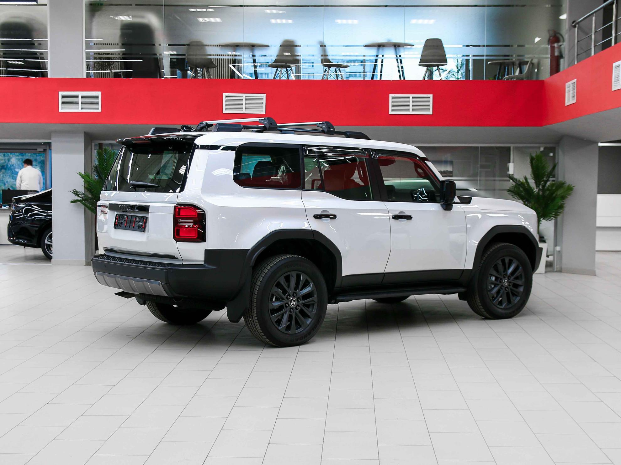 Toyota Land Cruiser Prado 2026, белый, ДЦ Орехово