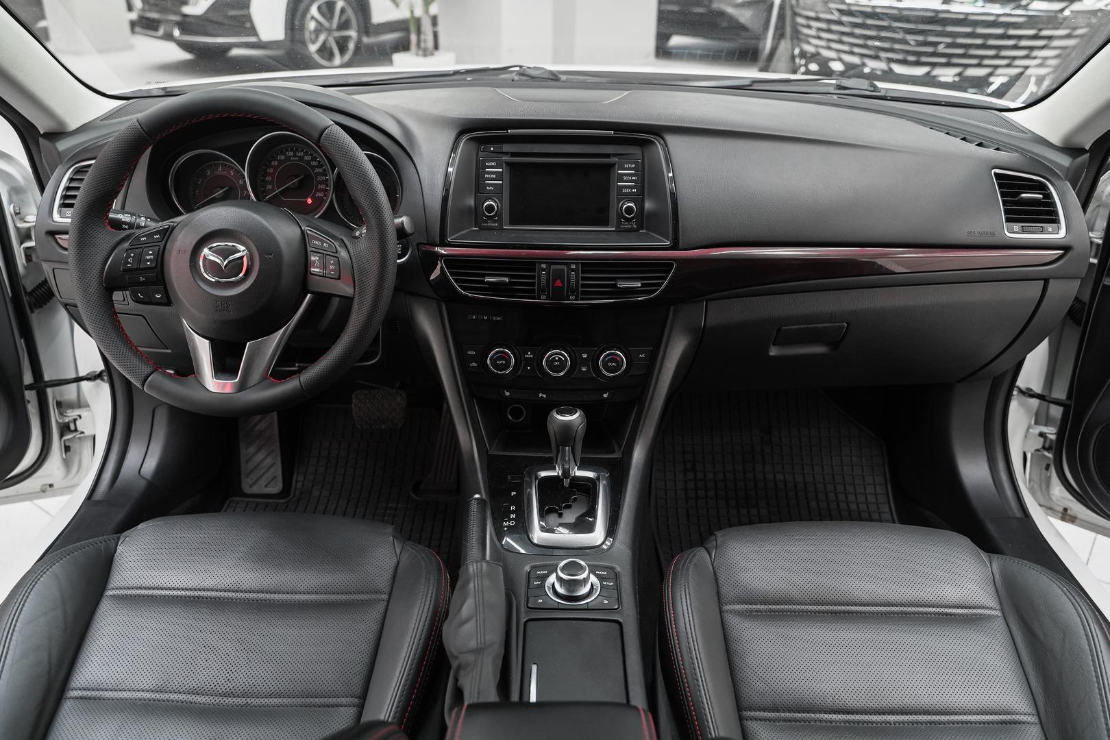 Mazda 6 2013, белый, ДЦ Орехово