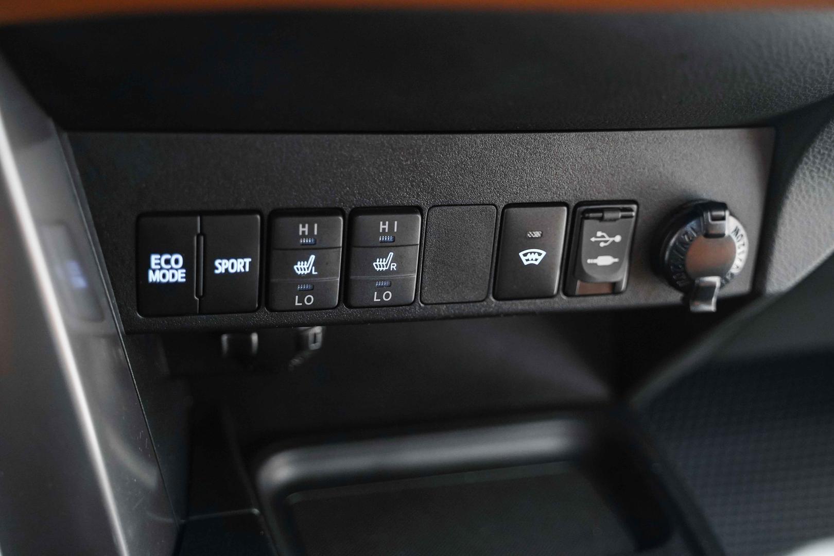 Toyota RAV4 2017, черный, ДЦ Орехово