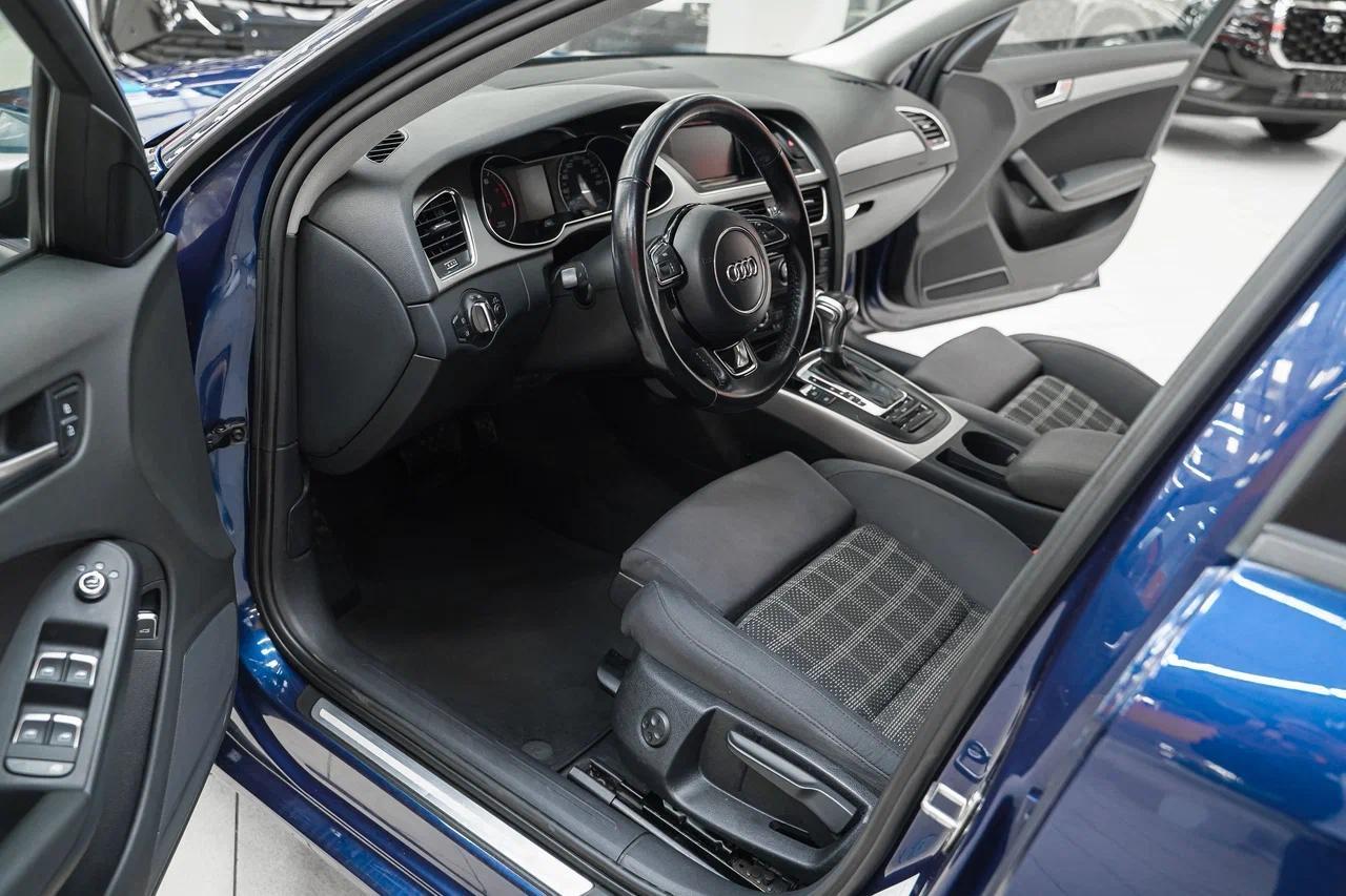 Audi A4 2012, синий, ДЦ Орехово