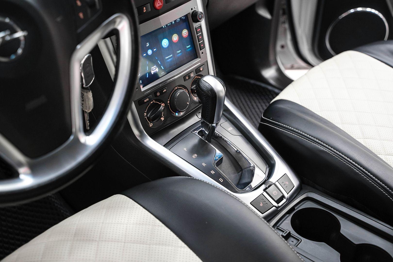 Opel Antara 2012, белый, ДЦ Орехово