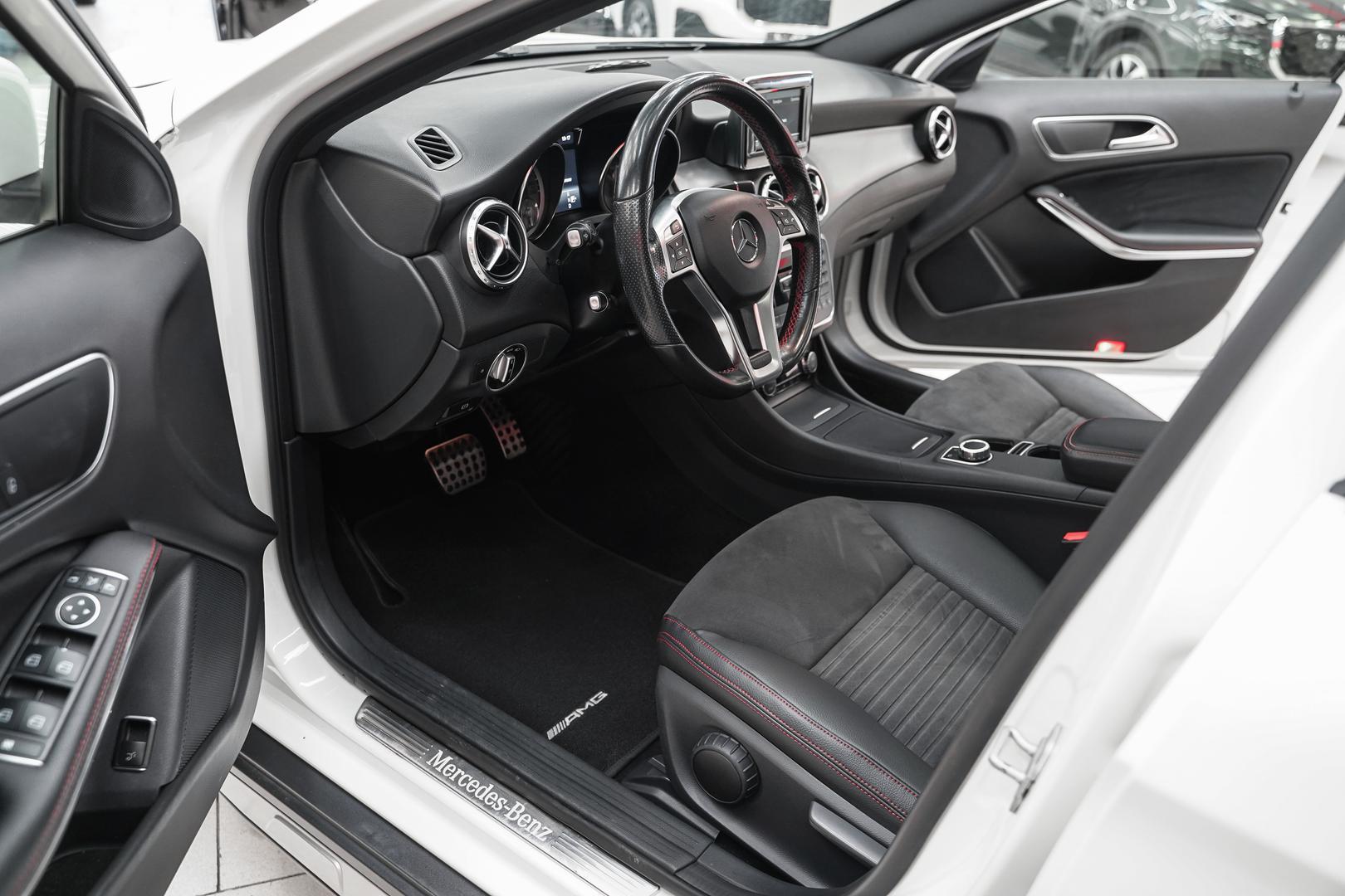 Mercedes-Benz GLA 2015, белый, ДЦ Орехово