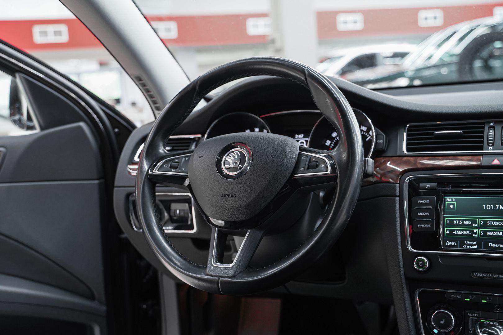 Skoda Superb 2014, коричневый, ДЦ Орехово