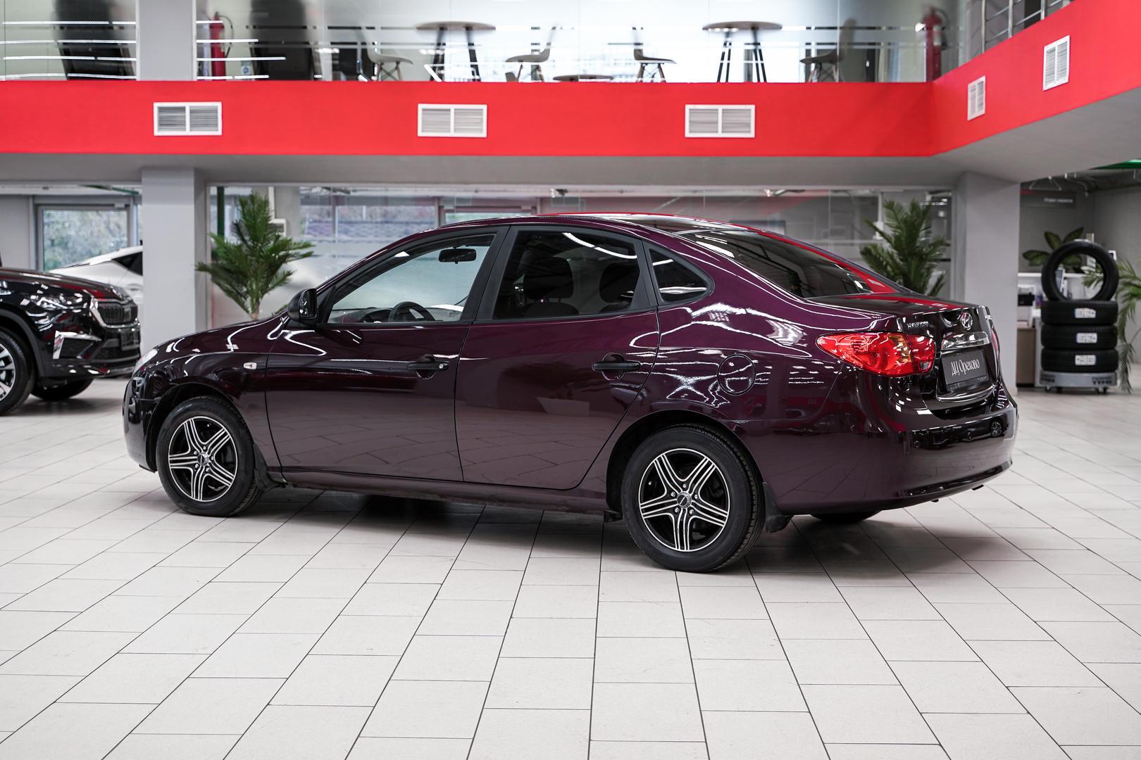 Hyundai Elantra 2010, красный, ДЦ Орехово