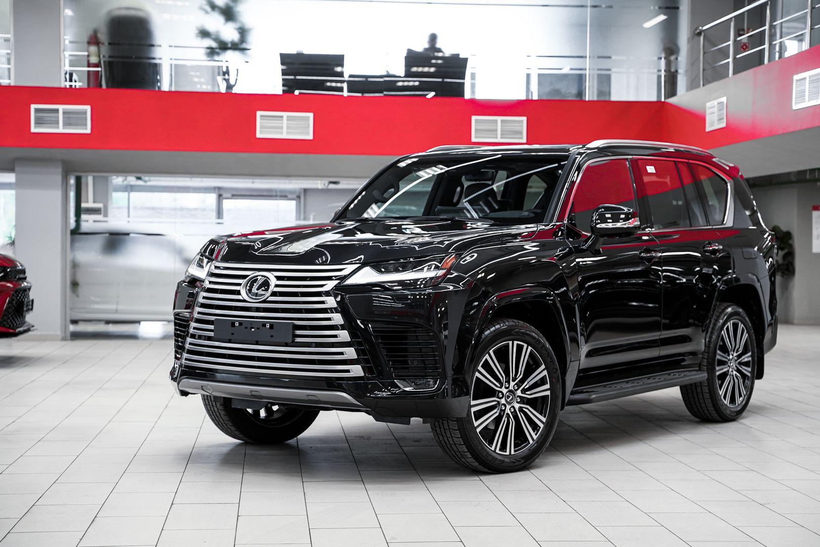 Lexus LX 2024, черный, ДЦ Орехово