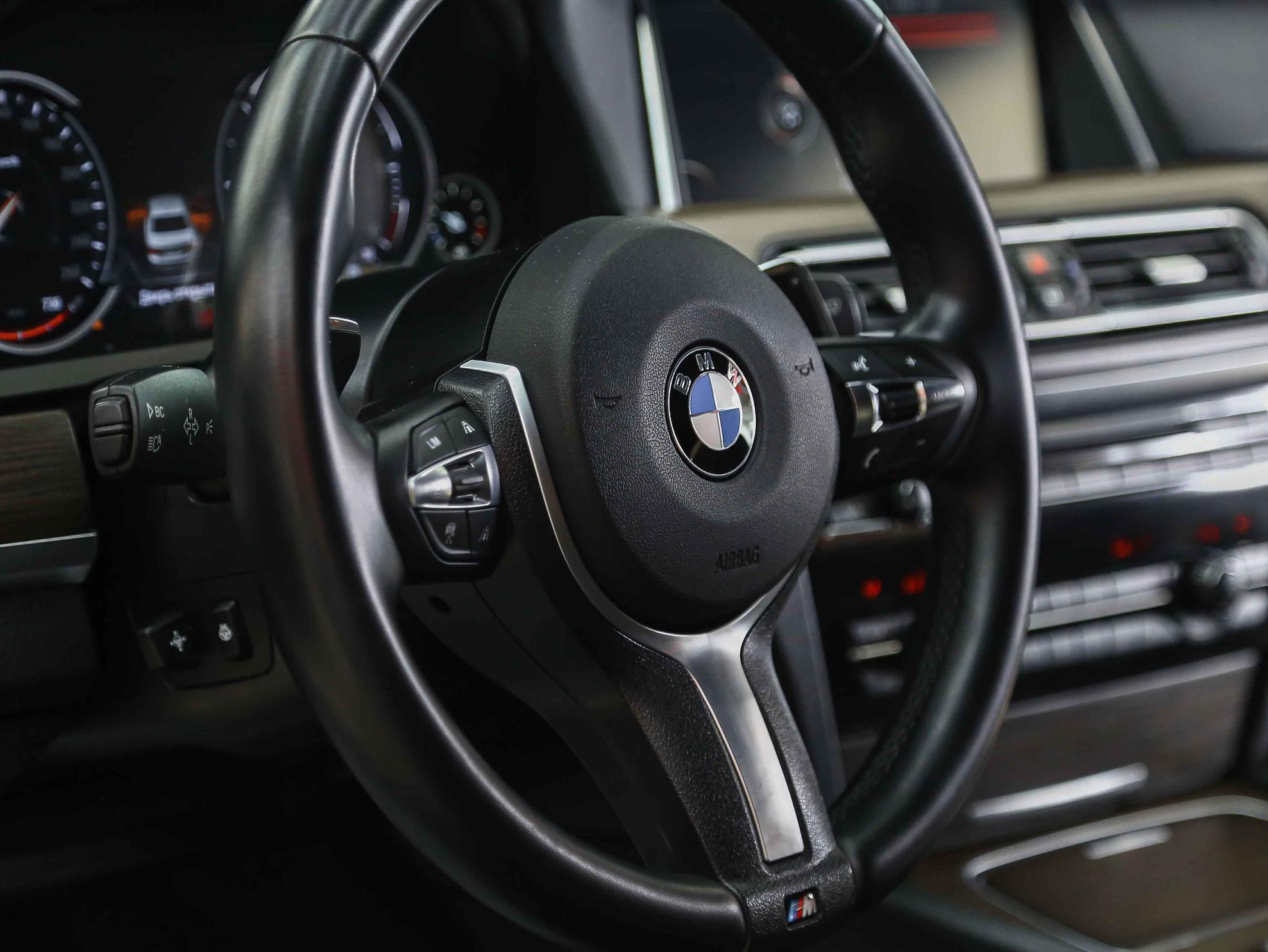 BMW 7 серии 2014, белый, ДЦ Орехово