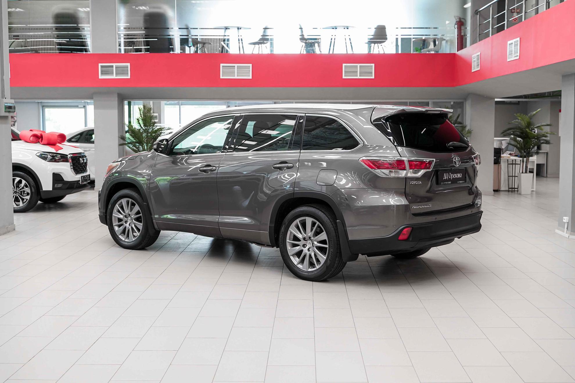 Toyota Highlander 2014, серый, ДЦ Орехово
