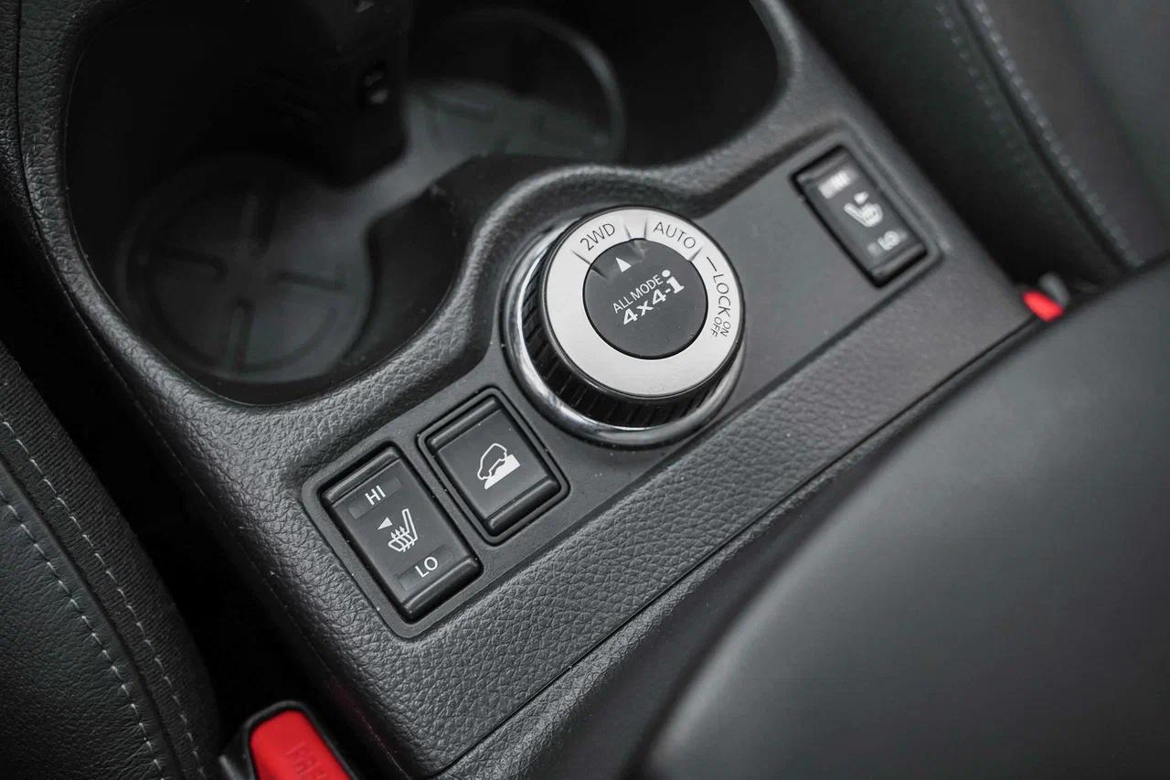 Nissan X-Trail 2015, синий, ДЦ Орехово