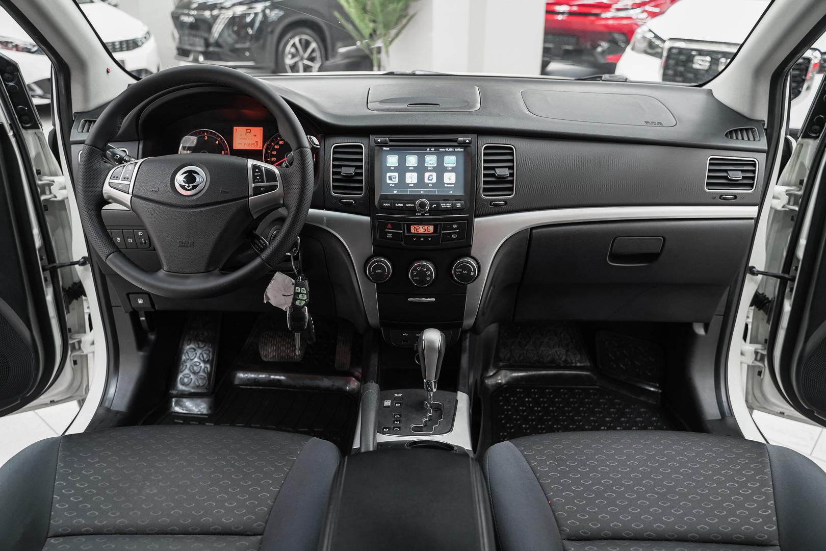SsangYong Actyon 2011, белый, ДЦ Орехово