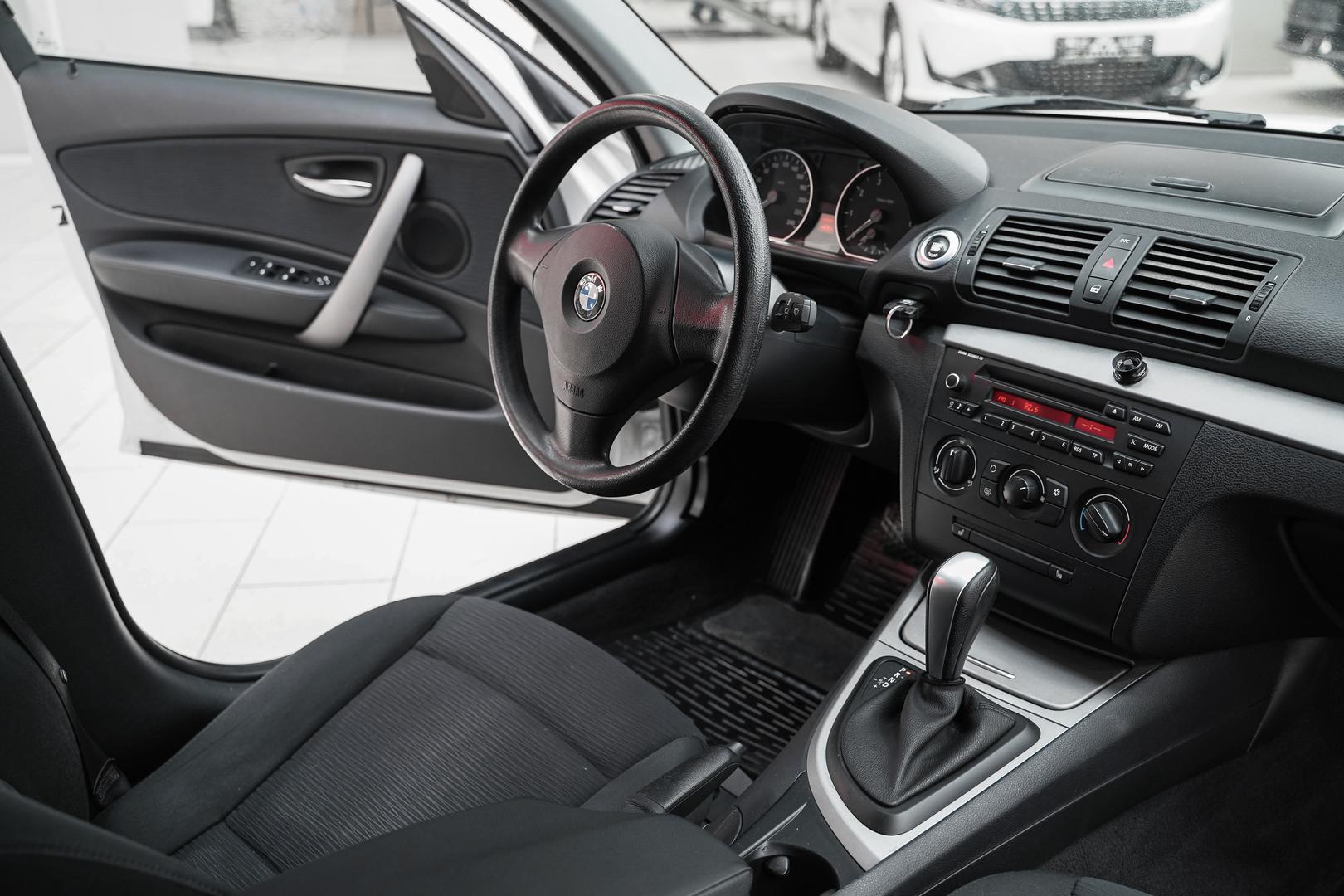 BMW 1 серии 2010, белый, ДЦ Орехово