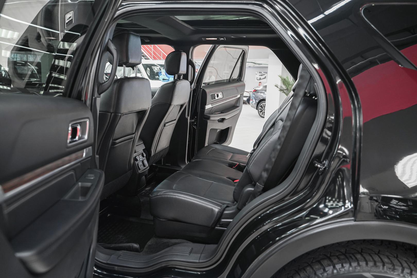 Ford Explorer 2016, черный, ДЦ Орехово