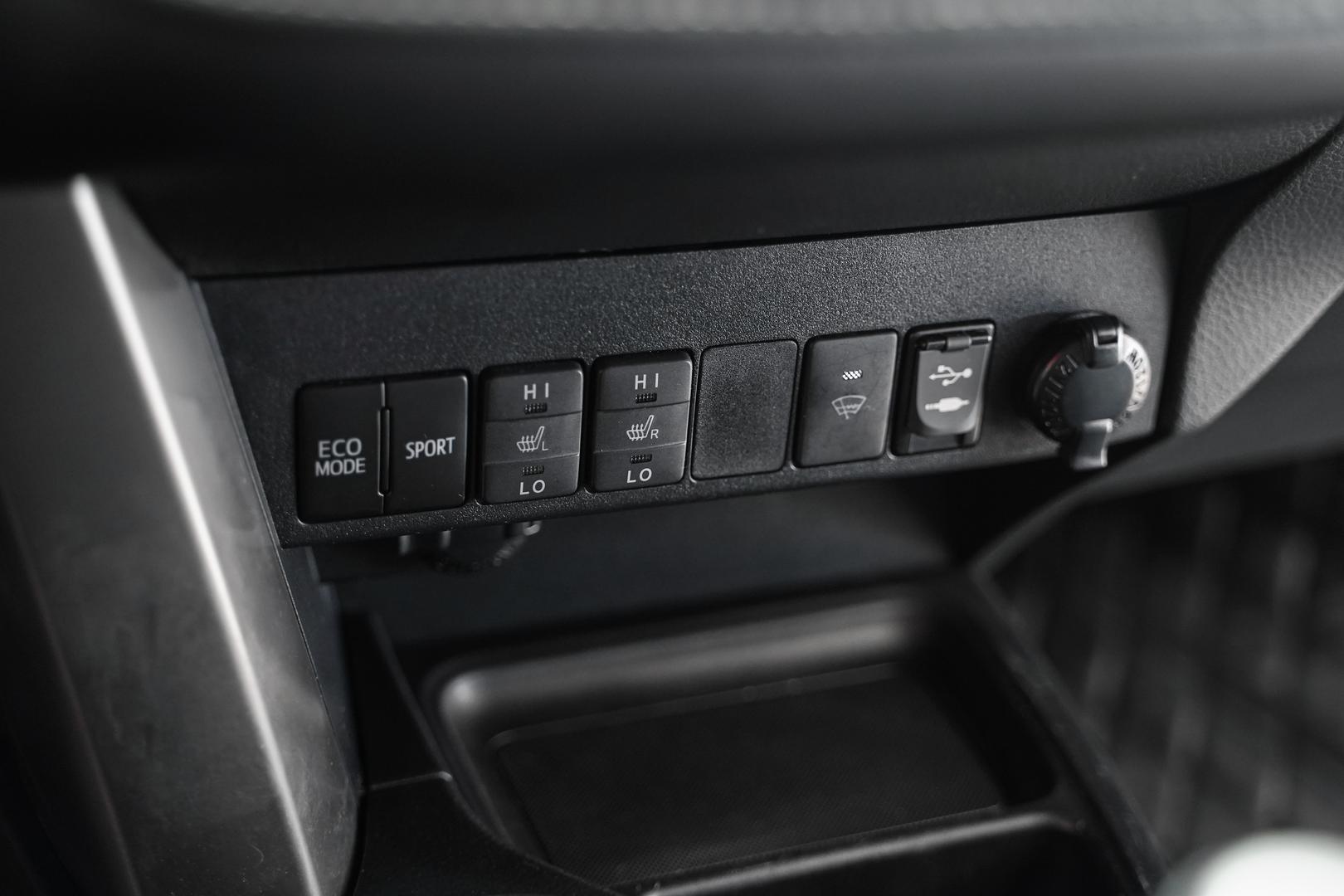 Toyota RAV4 2015, серебряный, ДЦ Орехово