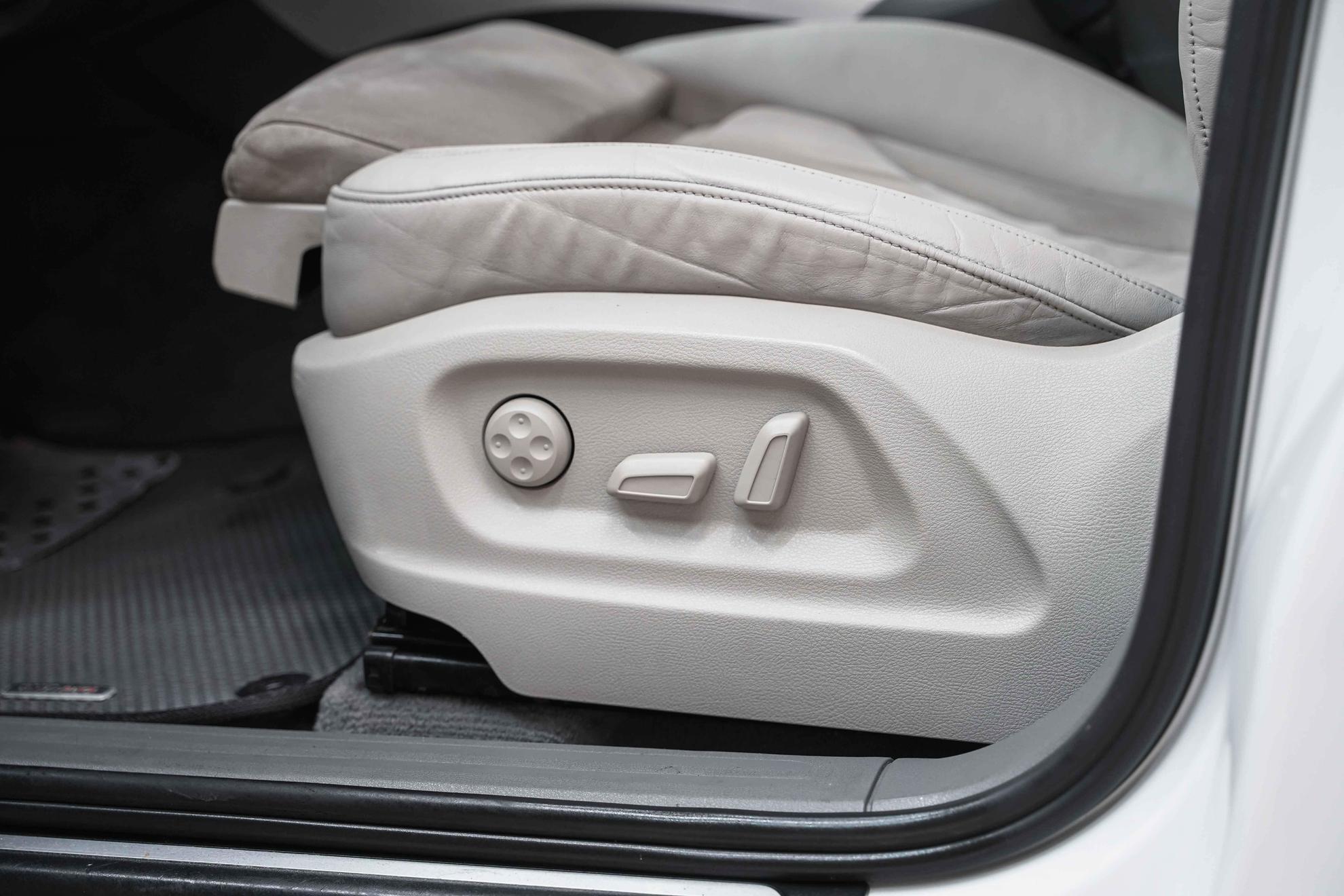 Audi Q5 2011, белый, ДЦ Орехово