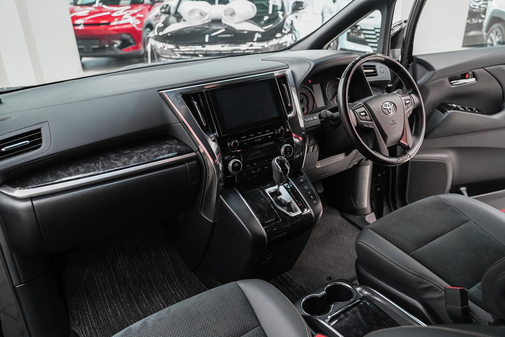 Toyota Alphard 2020, черный, ДЦ Орехово