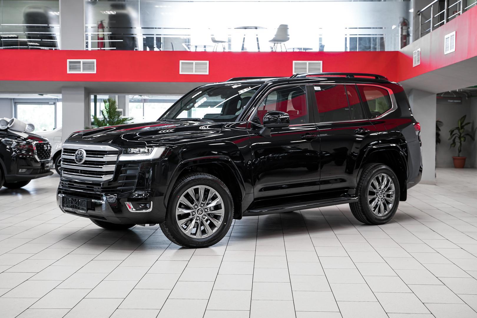Toyota Land Cruiser 2024, черный, ДЦ Орехово