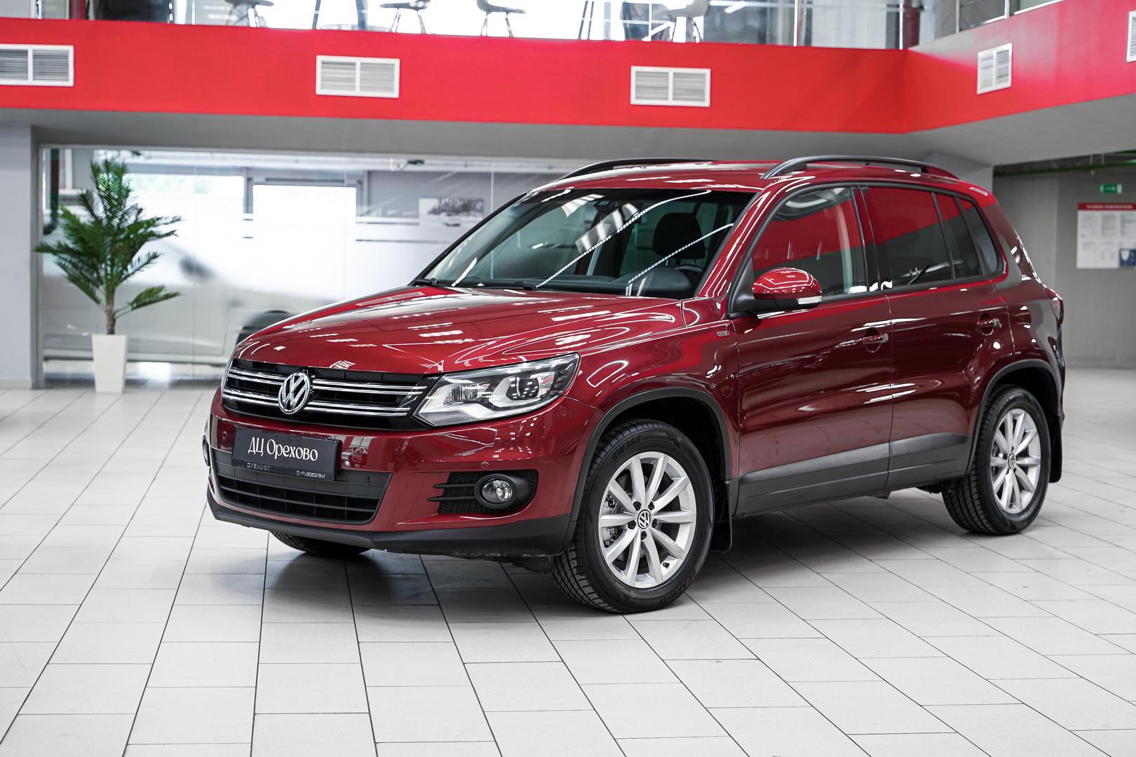 Volkswagen Tiguan 2015, красный, ДЦ Орехово