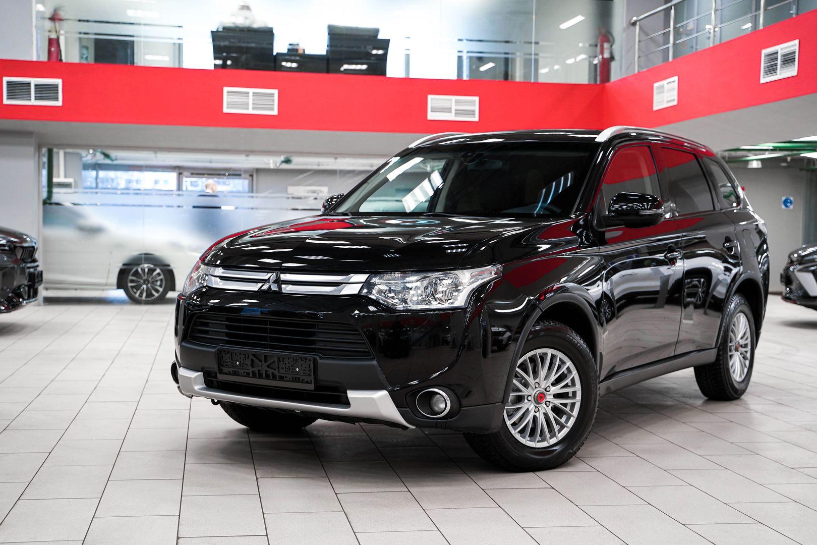 Mitsubishi Outlander 2014, черный, ДЦ Орехово