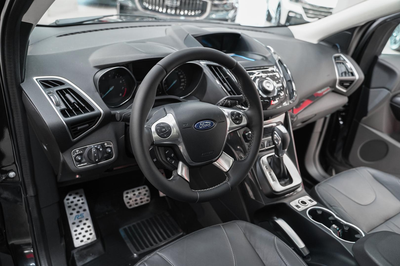 Ford Kuga 2013, черный, ДЦ Орехово