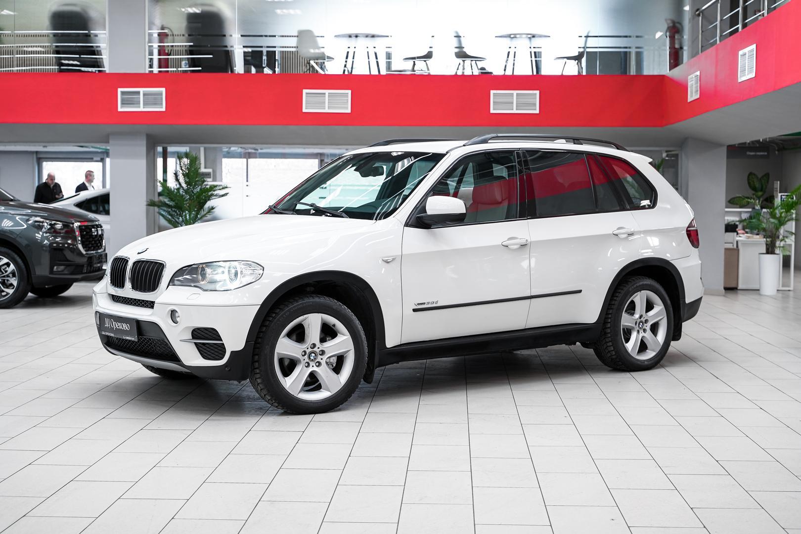 BMW X5 2012, белый, ДЦ Орехово